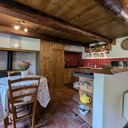 Rénové Pour 4 Pers. Avec Accueil équin, Saint-front - Fr-1-582-538 * Moudeyres